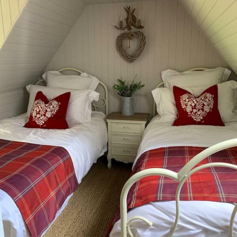 Glencroft A Fairytale Highland Cottage 애버펠디 외부 사진